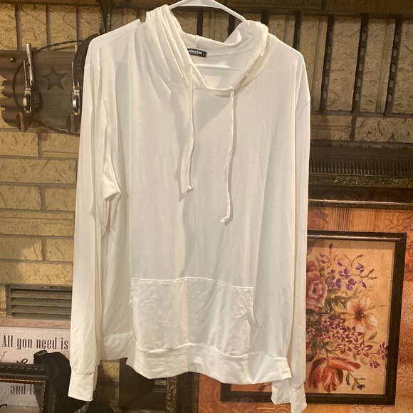 Tops - HOODIE